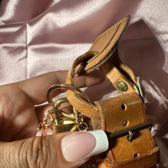 Louis Vuitton Bag Charm Gold with LV Luggage Tag and LV PadLock and Pink Balloon - Picture 5 of 17